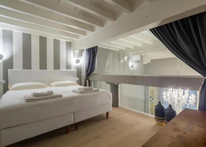 Casa Velluti Deluxe By Mmega Apartment *